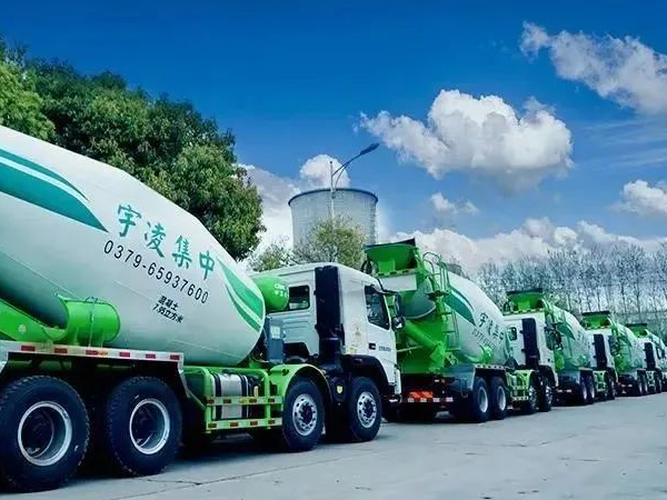 8年老客戶再提車，10臺攪拌車批量交付，客戶：選凌宇我放心！