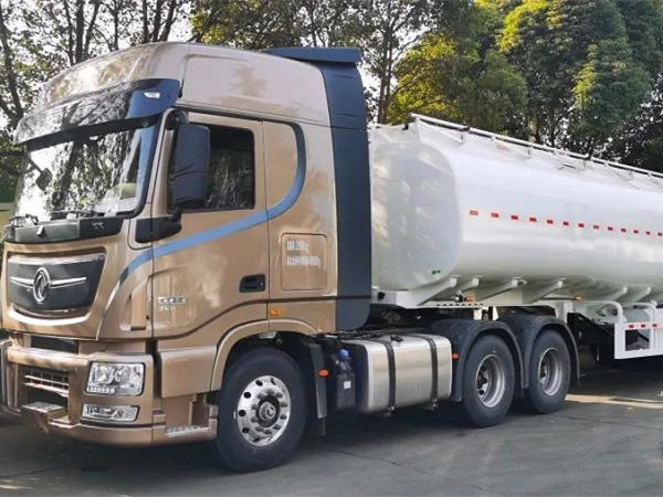 30臺(tái)凌宇罐車出口非洲，降本增效看得見！